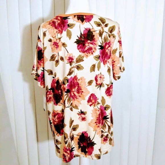 FLORAL TOP*HENLEY STYLE*BRIGHT FLORAL PATTERN*WOMEN 1X*CROFT & BARROW - Picture 2 of 6